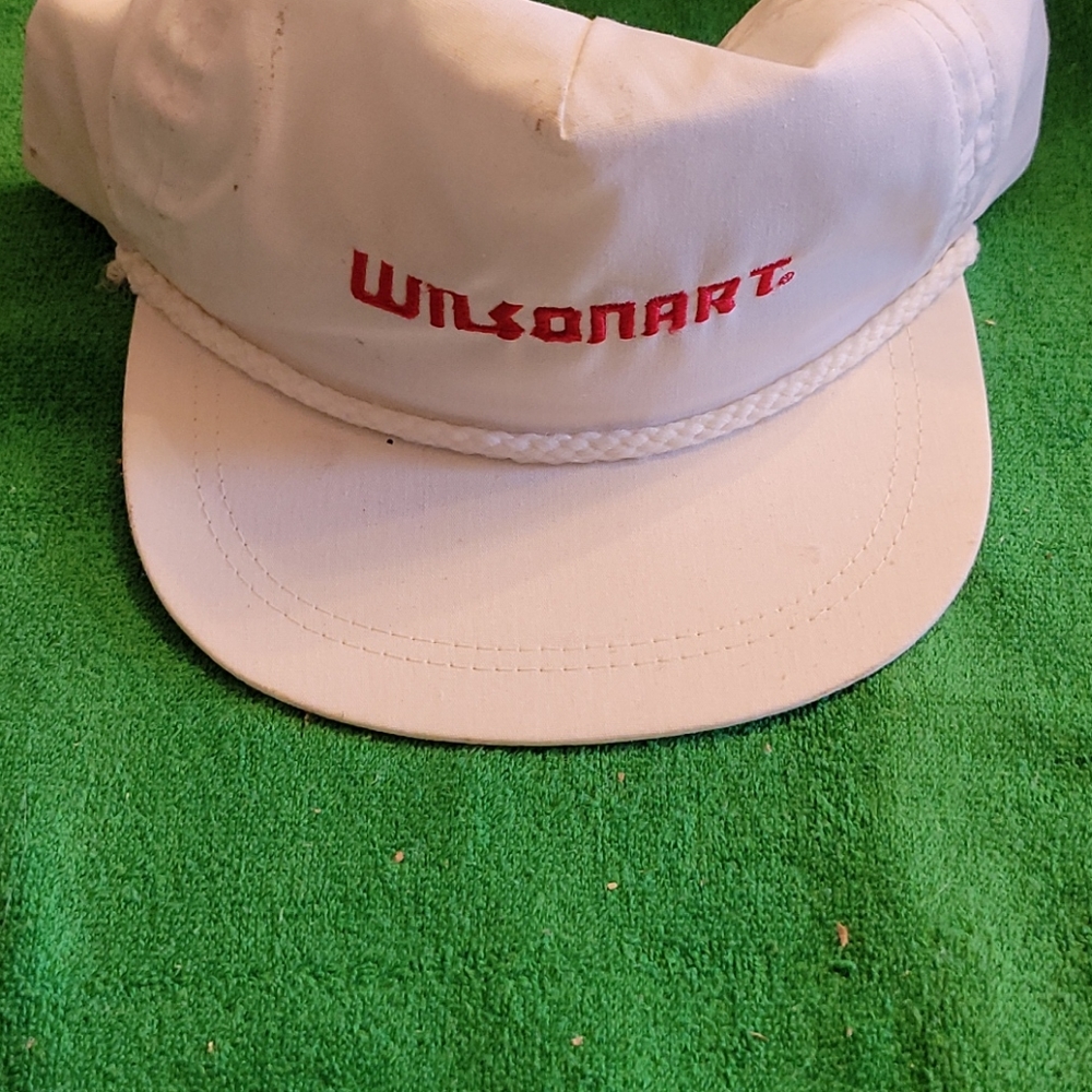 Wilsonart Hat